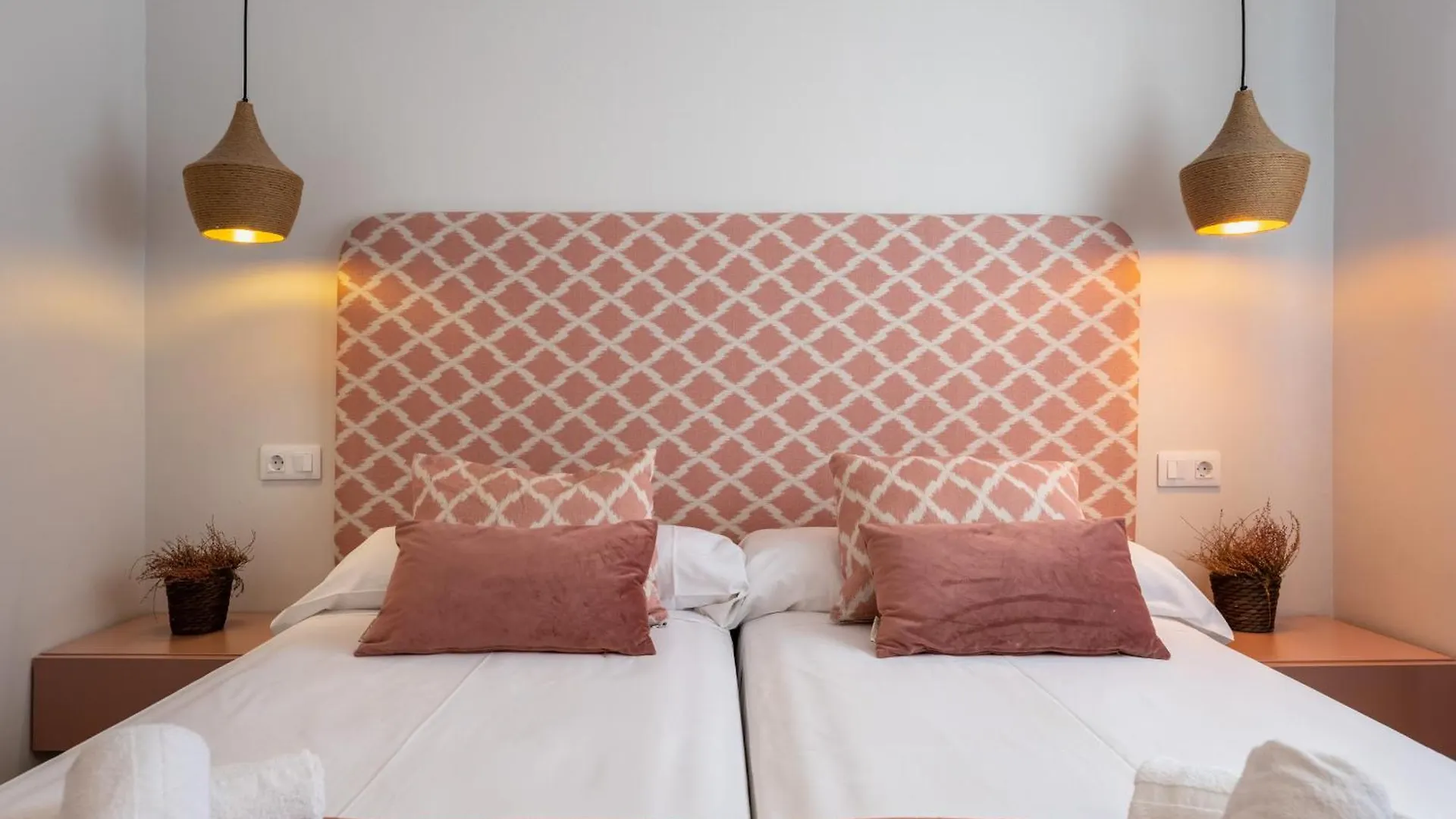 شقة Reformed And Comfy- 2Bd 2Bth- Arenal إشبيلية